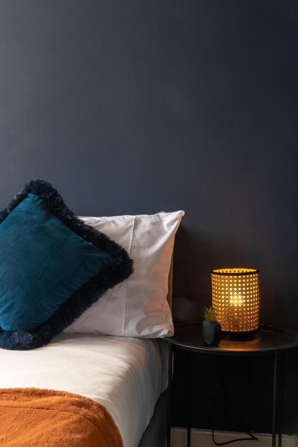 Stylish Jewellery Quarter Apartment Sleeps 4 Birmingham Bagian luar foto