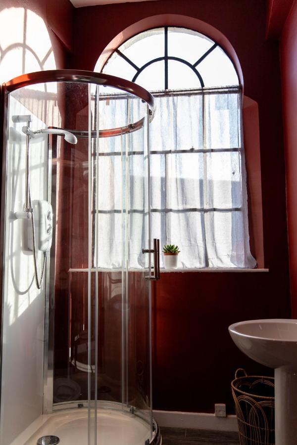Stylish Jewellery Quarter Apartment Sleeps 4 Birmingham Bagian luar foto